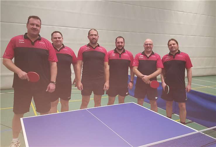 Die erfolgreichen Spieler (von links): Peter „Socke“ Reuter, Stephan Radermacher, Matthias Hensen, Jürgen Löhr, Markus Surges und René Tannert.privat