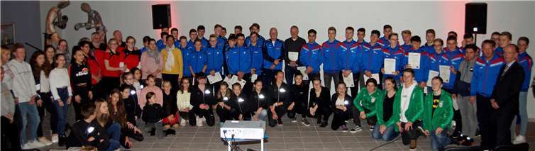 Die erfolgreichen Sportlerinnen und Sportler 2018 der Verbandsgemeinde.