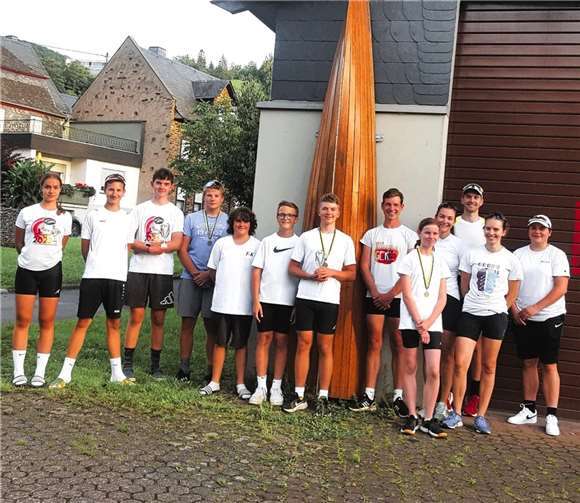 Die erfolgreichen Sportlerinnen und Sportler.  Foto: M. Hippert
