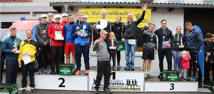 Die erfolgreichen Staffeln bei der Siegerehrung. Fotos: privat