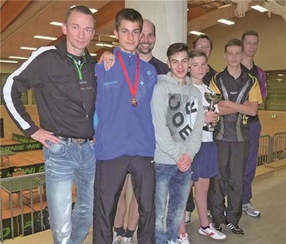 Die erfolgreichen Teilnehmer der TTSG bei den Regionsmeisterschaften (v.l.): Trainer Ingo Hansens, Nedim Starcevic, Markus Schaufelberger, Gianluca Campailla, Tobias Werschkun, Markus Linden, Mike Stenzel und Martin Reifenröther.privat