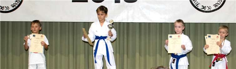 Die erfolgreichen U8-Jungs mit Platz eins, zwei und drei.privat