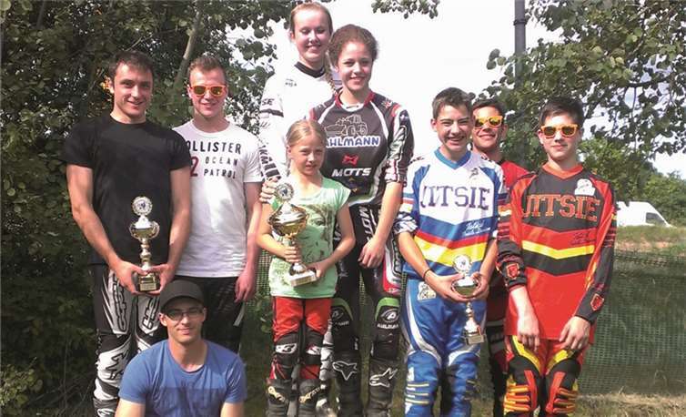 Die erfolgreichsten Starter im Mannschaftsrennen auf dem Siegerpodest. privat