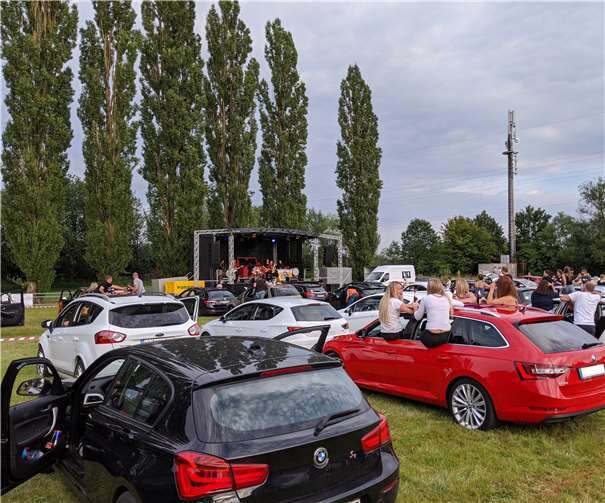 Die erste Autokirmes wurde sehr gut angenommen.