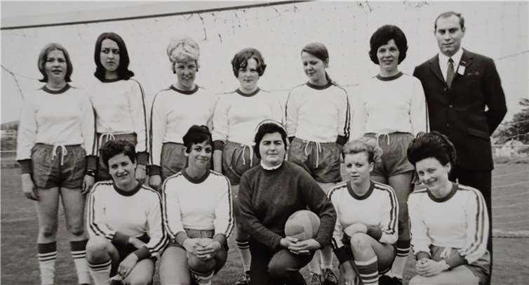 Die erste Damenfußballmannschaft wurde 1968 gegründet.