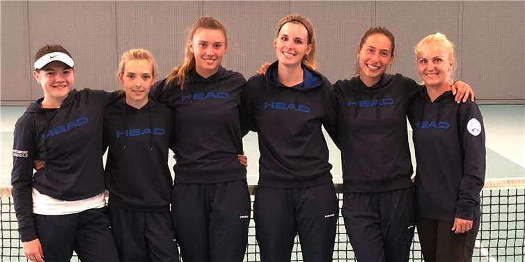 Die erste Damenmannschaft des TCMK: V. l.: Mara Porcos. Annalena Noll, Emilia Feodorovici, Carolin Neumann, Teodora Stinga und Iona Gaspar-Ivan. Es fehlen: Simona Lonescu und Erika Reinhardt.privat