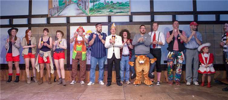 Die erste Damenmannschaft und die dritte Herrenmannschaft wurden für ihre Aufstiege geehrt.