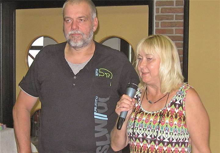 Die erste Geschäftsführerin Gundi Schumacher stellte Peter Kirchner vor. privat