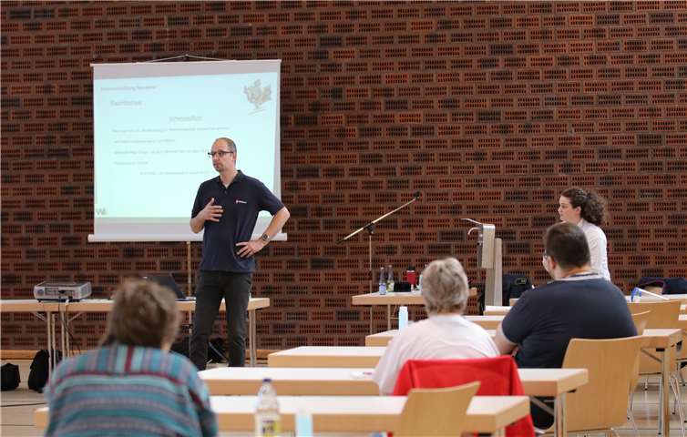 Die erste Helfer-Schulung zur Pflegeunterstützung ist gestartet. Es werden weiterhin Teilnehmer gesucht. Foto: Feuerwehr VG Asbach
