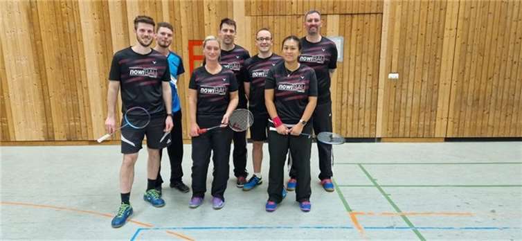 Die erste Mannschaft. Quellen: Badmintonclub Niederlützingen