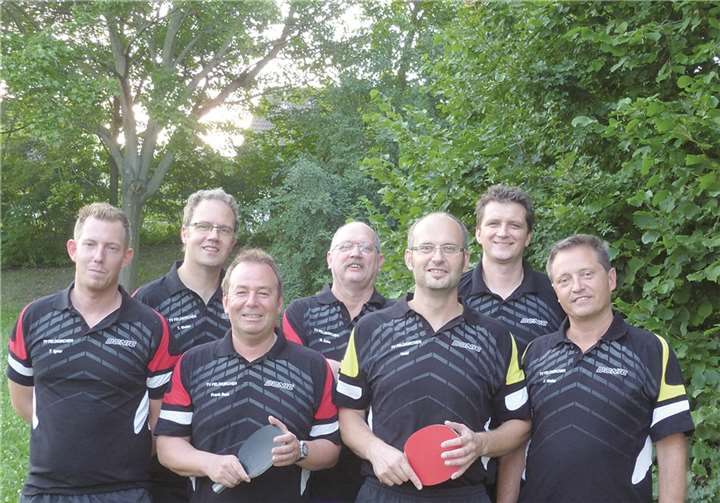 Die erste Mannschaft der TT-Abteilung des TV Feldkirchen (v.l.n.r.): Thomas Ignor, Thomas Weiler, Frank Best, Michael Zehe, Ralf Holzmann, Ralf Dierdorf und Frank Elberskirch. privat