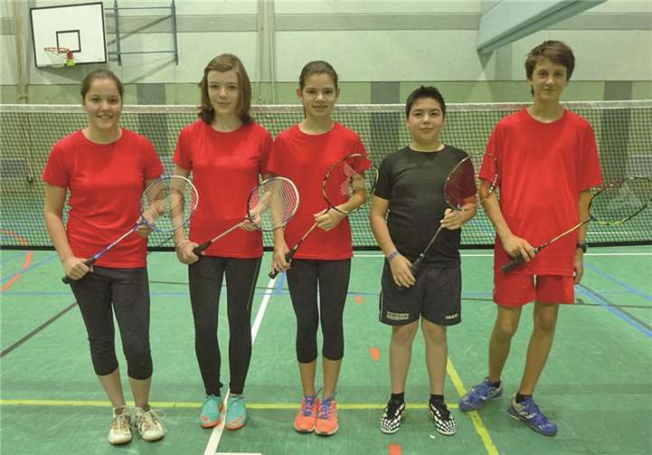 Die erste Mannschaft der U15: (Von links) Maren Thelen, Isabel Marhöfer, Julia Kasper, Marc Stübben und Daniel Klein. privat
