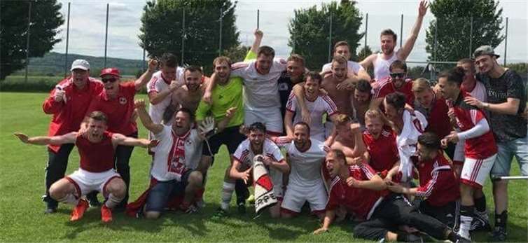 Die erste Mannschaft des FV Erpel steigt in die B-Klasse auf.privat