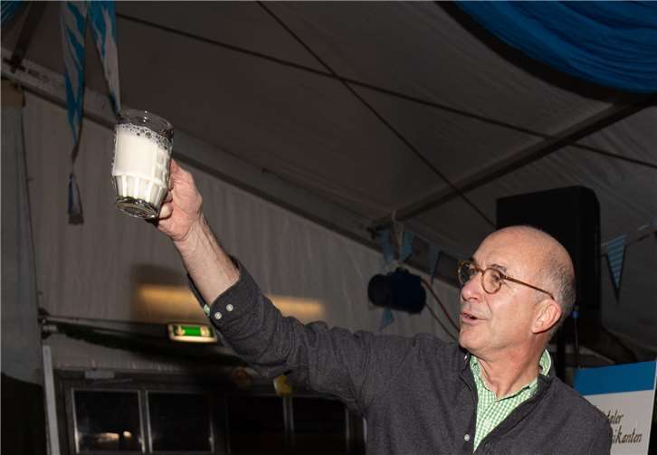 Die erste Maß ist gezapft.