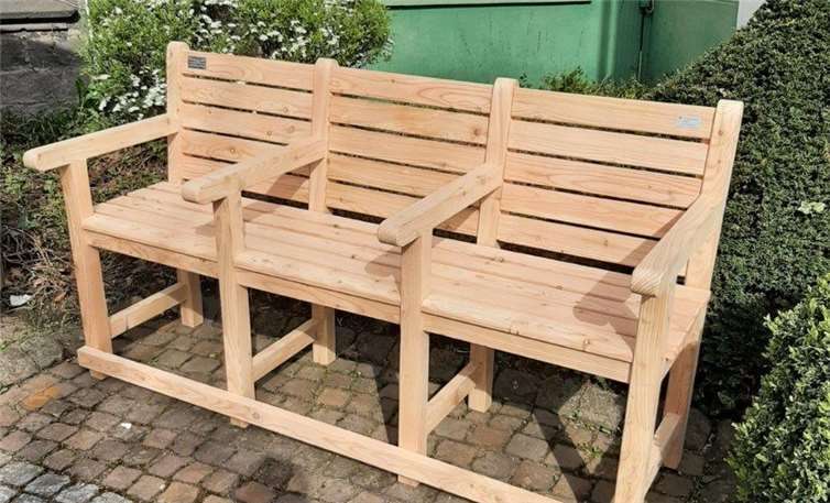 Die erste Seniorenbank in Kruft.Quelle: Ortsgemeinde Kruft