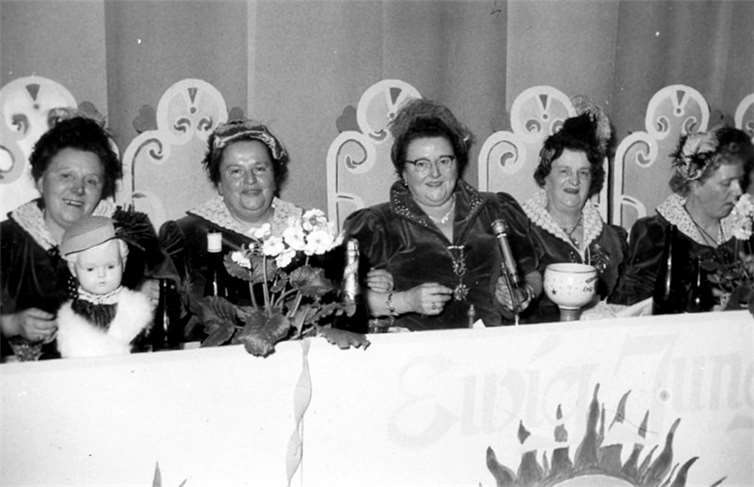 Die erste Sitzung fand 1953 statt.