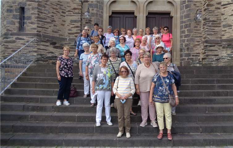 Die erste Station des Ausflugs war die Pfarrkirche St. Paulinus in Welling. Foto: privat