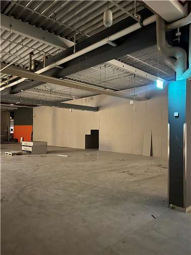 Im E-Center Kreuzberg tut sich etwas! Die erste Wand stand bereits kurz nach Beginn der Arbeiten.