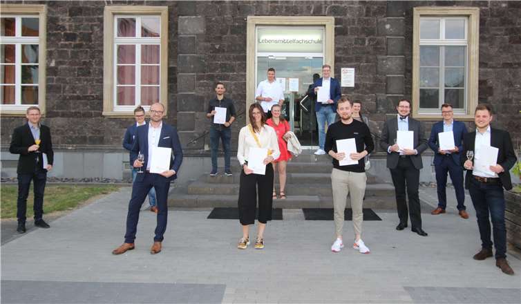 Die ersten Absolventen der Lebensmittelfachschule in diesem Jahr. Foto: privat