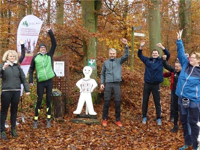 Die ersten Bewegungsübungen für die Gesundheit erfolgten unter Anleitung der sportlichen Vertreter.