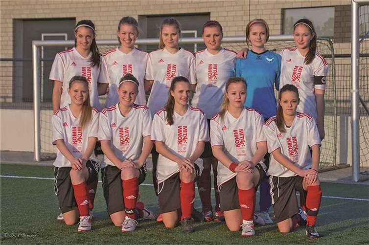 Die ersten Elf aus dem Spiel SV Rot-Weiß Merl gegen Sprf. Ippendorf, das die Merlerinnen mit 3:1 für sich entschieden haben. privat