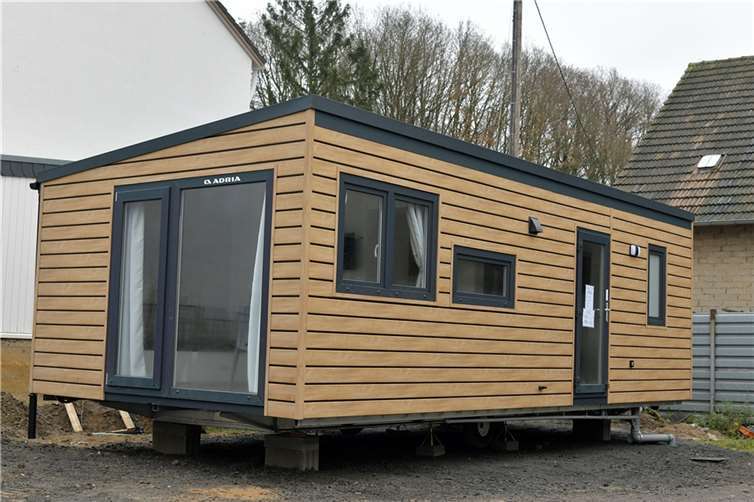 Altenahr: Tiny Houses sind ab Mitte Dezember bezugsfertig Die ersten Tiny Houses ergänzen bereits jetzt das Ortsbild von Krälingen in der Gemeinde Berg. Foto: BURG