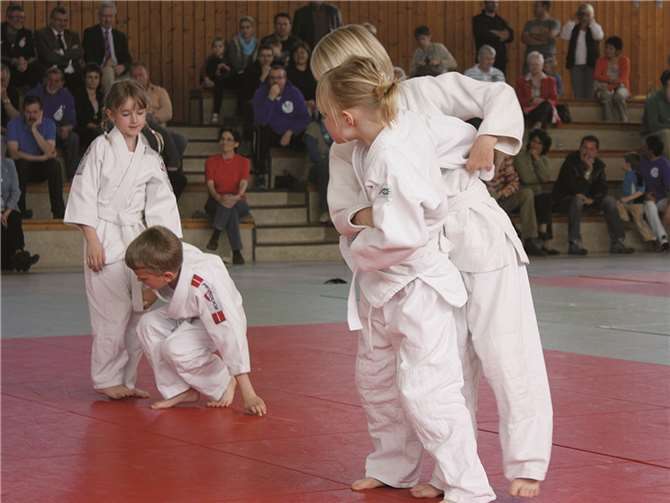 Die ersten Würfe sind schnell gelernt; die Rücksichtnahme auf den Partner spielt eine große Rolle. privat