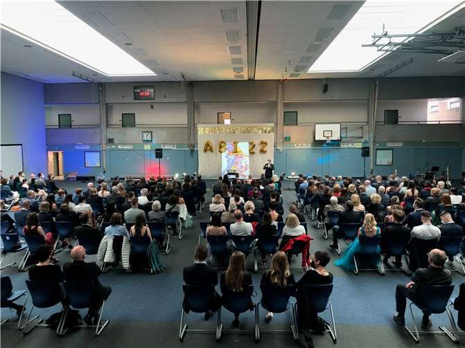 Die feierliche Zeugnisvergabe.
