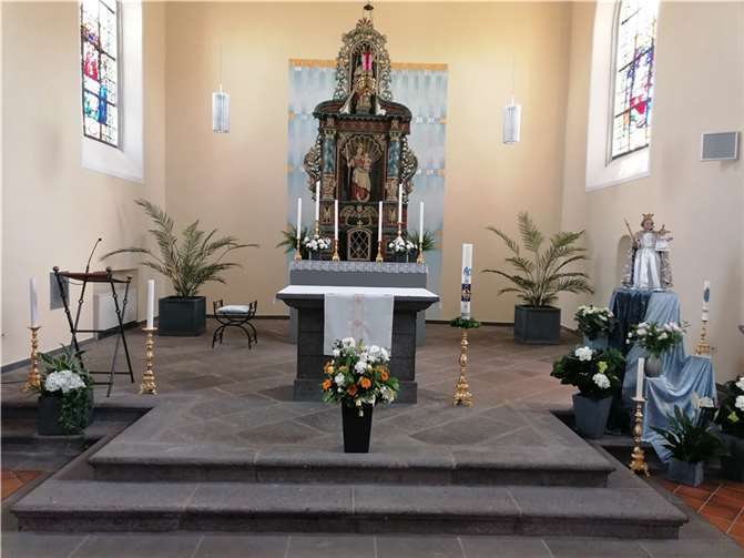 Die festlich geschmückte St. Markus-Kirche im Jahr 2022.  Foto: privat