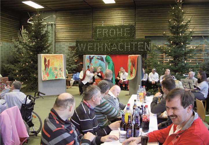 Die festlich geschmückte Turnhalle bot einen idealen Rahmen für die Adventsfeier des Fördervereins.privat