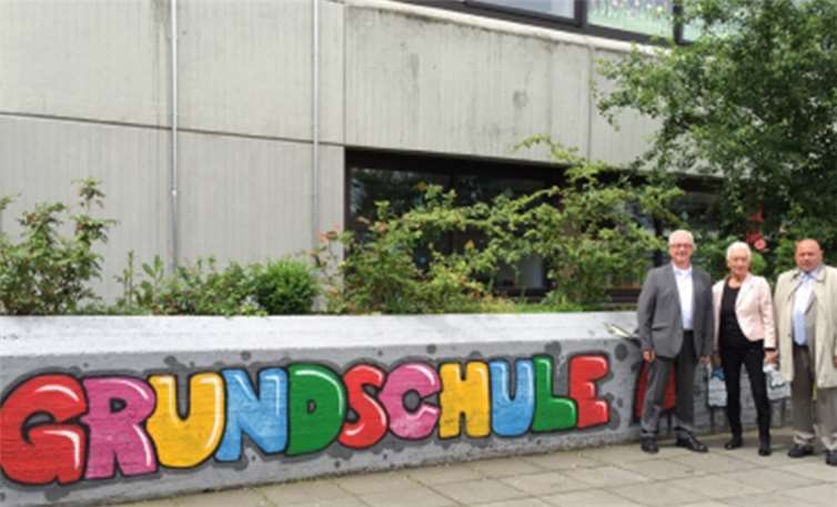 Die finanziellen Mittel für den Bau der Zaunanlage um den Schulhof der Grundschule Neukarthause werden zur Verfügung gestellt. privat