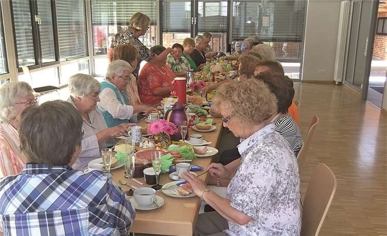 Die fitte Seniorengruppe ist ein eingespieltes Team mit viel Spaß und Gesundheit.  Privat