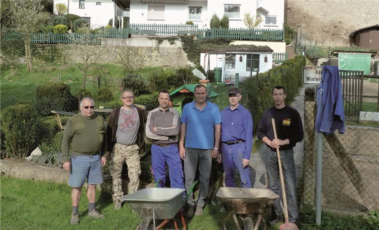 Die fleißigen FWG Mitglieder (v.l.): Bernd Schricker,Bernhard Klapperich,Ralf Krayer,Gottfried Ackermann, Elmar Dölle und Björn Schulz