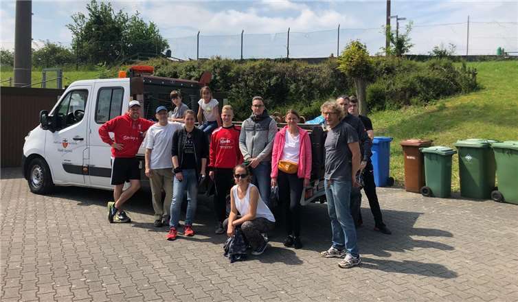 Die fleißigen Helfer befreiten unter anderem den Kaiserberg vom Müll. Foto: privat
