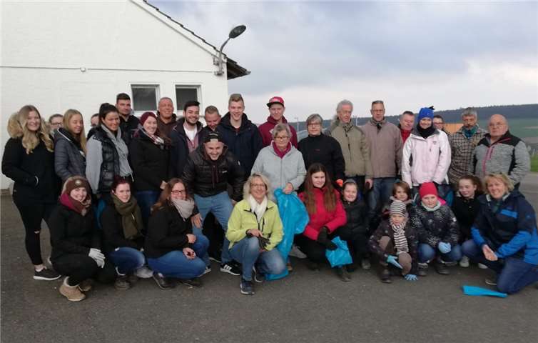 Die fleißigen Helfer wurden mit einem kleinen Imbiss belohnt.Foto: privat