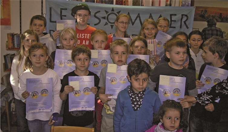 Die fleißigen „Leseratten“ erhielten bei der Abschlussfeier ihre Urkunden. privat