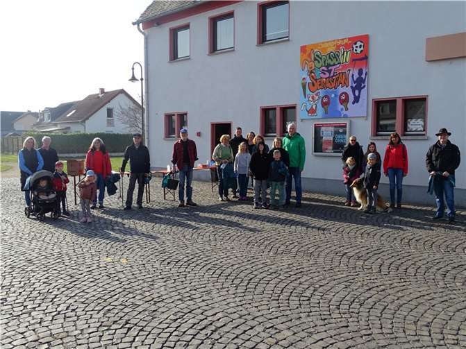 Die fleißigen Sammlerinnen und Sammler. Quelle: Team Ortsgemeinde