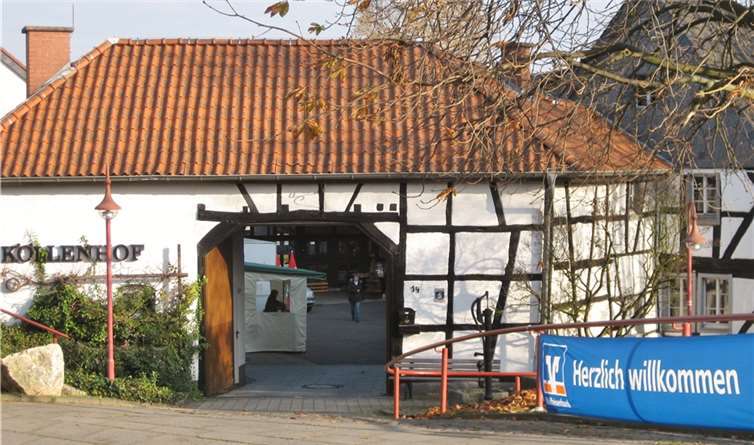 Die fränkische Hofanlage in Wachtberg-Ließem wird am 29. November wieder in vorweihnachtlichem Glanz erstrahlen. privat