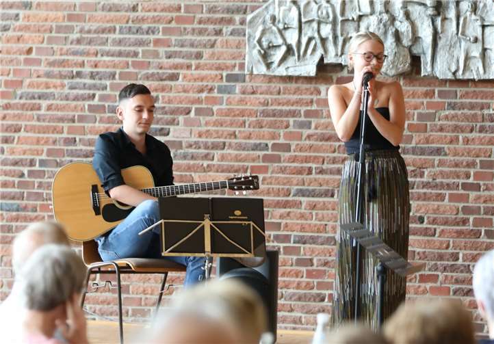 Die „frisch gebackenen“ LMG-Absolventen Maren Rogawski und Jannik Henkes begeisterten das Publikum.