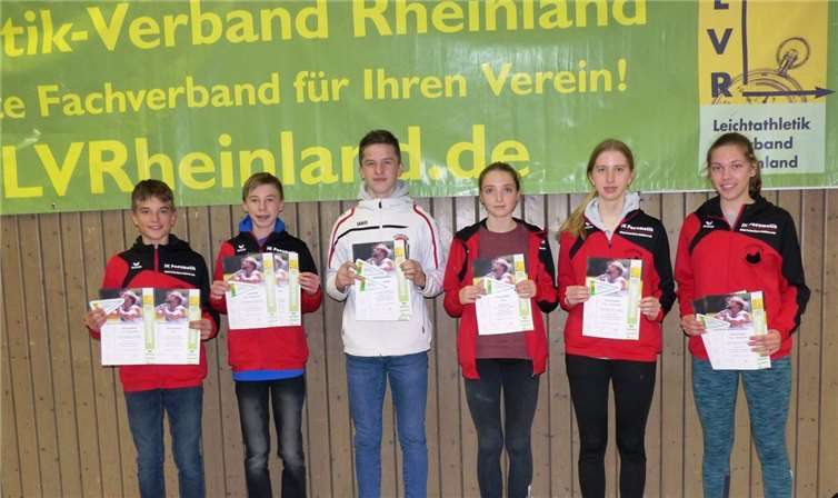 Die frischgebackenen Rheinlandmeister im Straßenlauf von links: Lennart Mohr, Phil Nockelmann, Luca Savioli, Josi Balles, Lana-Sophie Göbel und Sarah Gräf. Privat