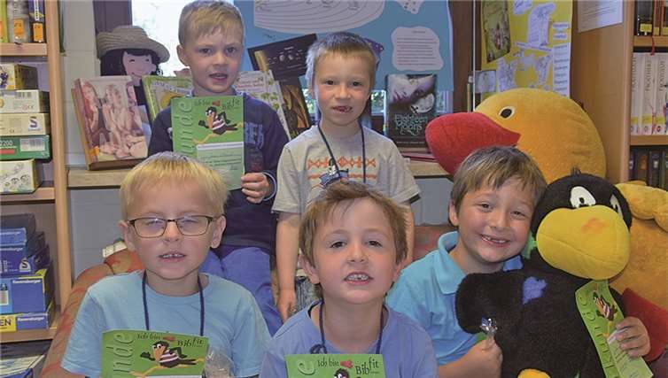 Die fünf Jungs mit den Urkunden. privat