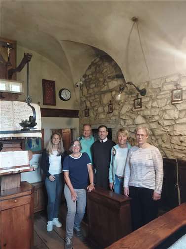 Die fünfköpfige Pilgergruppe mit Bruder Michael Ruedin. Quelle: Kloster Ebernach