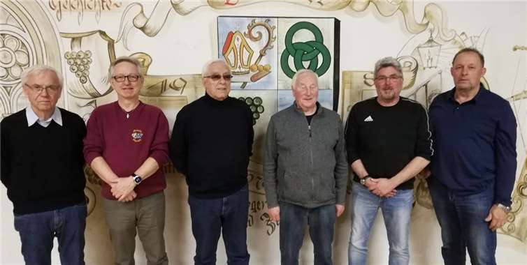 Die für 50 und 60 Jahre Mitgliedschaft geehrten Musiker: v.li. Gottfried Thelen, Michael Thelen, Horst Höger, Rudolf Conrad, Eugen Thelen, Joachim Meurer.Quelle: Musikverein "Mosella" Oberfell