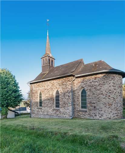 Die für den Bau der vor 120 Jahren eingeweihten Donatus-Kapelle in Honerath verwendeten Grauwacke-Bruchsteine sind mit Ochsenkarren aus Kirmutscheid herangeschafft worden. Foto: Anton Simons/AW-Wiki