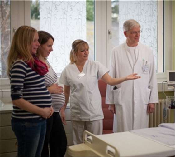 Die geburtshilfliche Station und die Elternschule bieten werdenden Eltern das komplette Programm rund um Schwangerschaft und Geburt. Anne Orthen