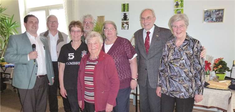 Die geehrten Mitglieder des Ortsverbandes Ursula Wieczorek, Walter Stein, Sonja Wolf, Edith Treue, Toni Nördershäuser (Ehrenmitglied) und Rosemarie Nördershäuser.privat