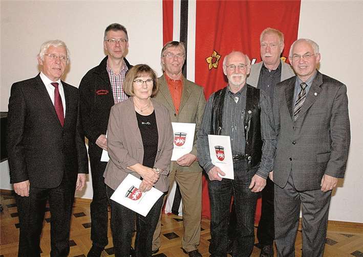 Die geehrten Sportler des BSC: Fritz Langenhorst, Friedel Hartmann, Ingrid Metz, Toni Risse, Robert Korden,Wolfram Boemer und Hermann-Josef Romes. privat