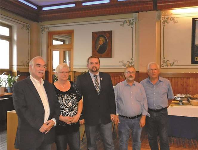 Die geehrten mit dem geschäftsführenden Vorstand.