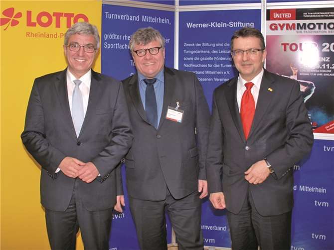 Die gelungene Meisterehrung in den Räumen von Lotto Rheinland-Pfalz in Koblenz. (v.l.) Innenminister Roger Lewentz, Michael Mahlert (Präsident des Turnverbandes Mittelrhein) und Jürgen Häfner (Geschäftsführer Lotto Rheinland-Pfalz).