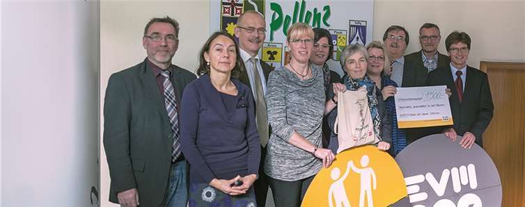 Die gemeinsame Spendenübergabe fand im Beisein von Klaus Bell, Bürgermeister der Verbandsgemeinde Pellenz, sowie den EVM-Vertretern Berthold Nick und Marian Schmidt statt.  EVM